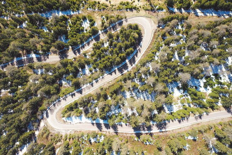 Proiectarea drumurilor în zone turistice: provocări și soluții