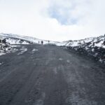 Cum se repară drumurile din zonele montane: provocări și soluții